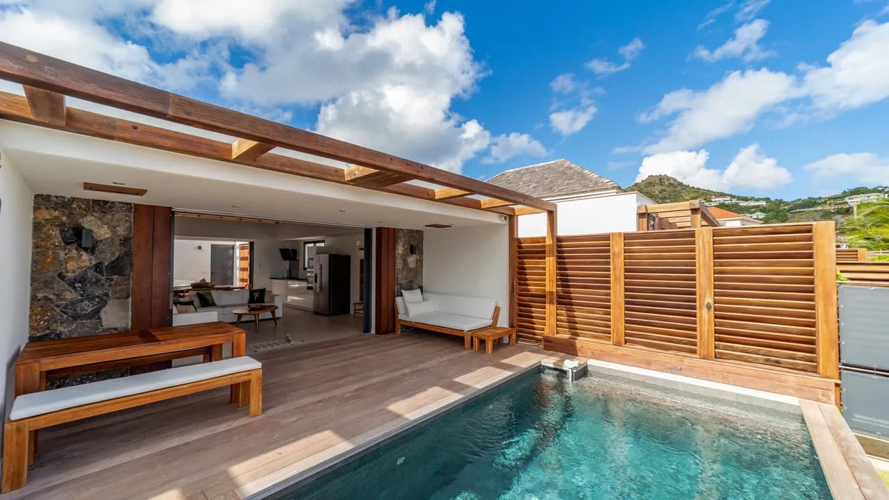 Single-Story Retreat in Anse des Cayes, Saint Barthélemy photo 3