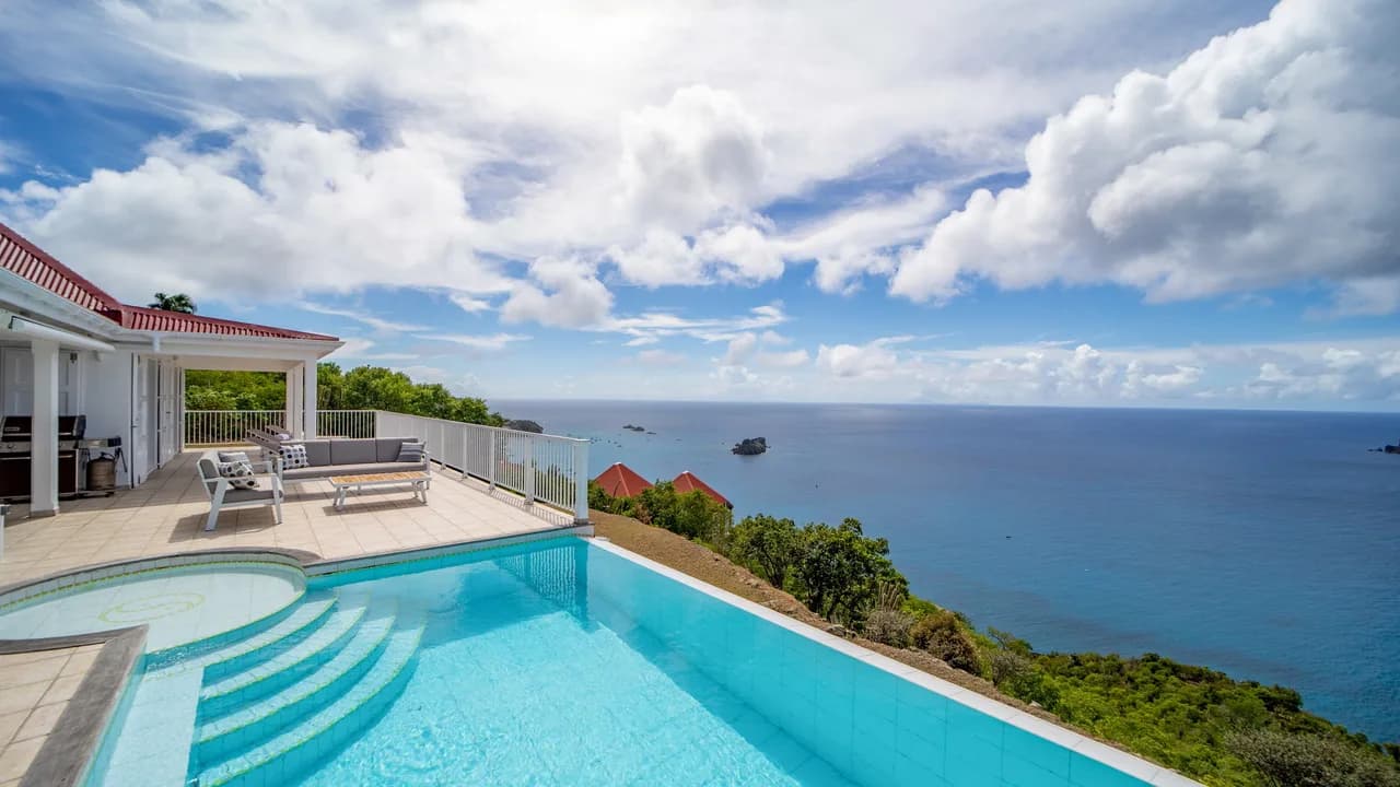 Single-Story Villa with Jacuzzi in Colombier photo 2