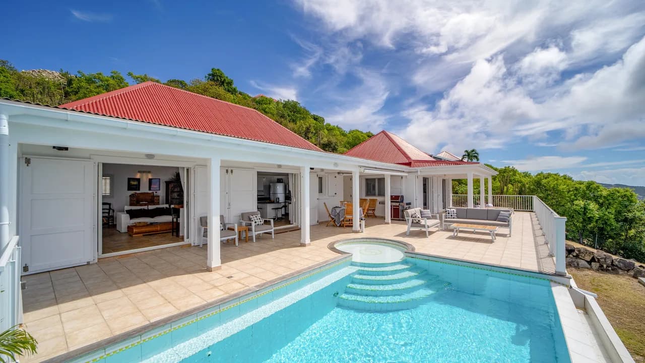 Single-Story Villa with Jacuzzi in Colombier photo 3