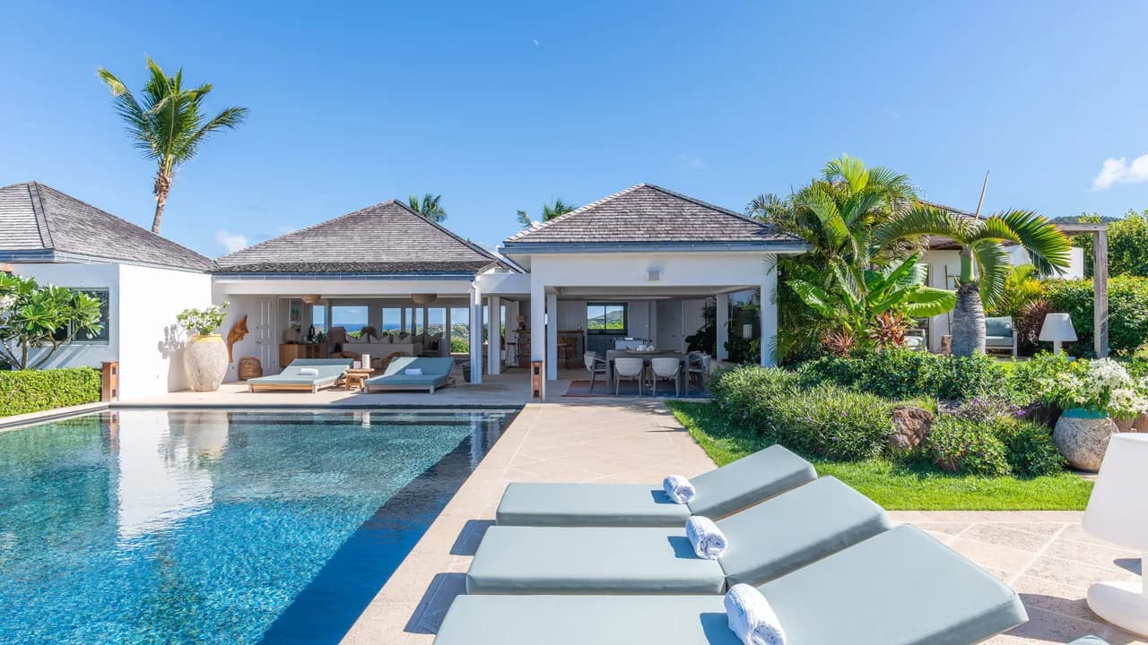 Single-Story Villa with Fitness Room in Montjean photo 3