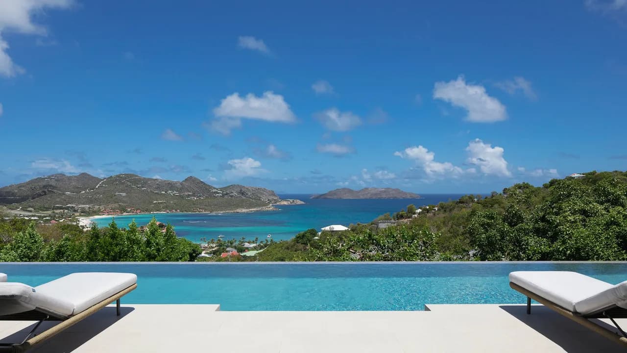 Luxury Retreat Villa with Fitness Room in St-Jean