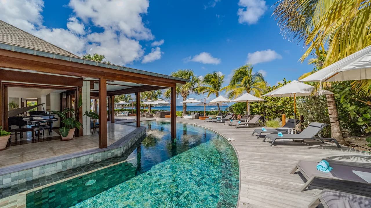 Single-Story Luxury Villa in Lorient