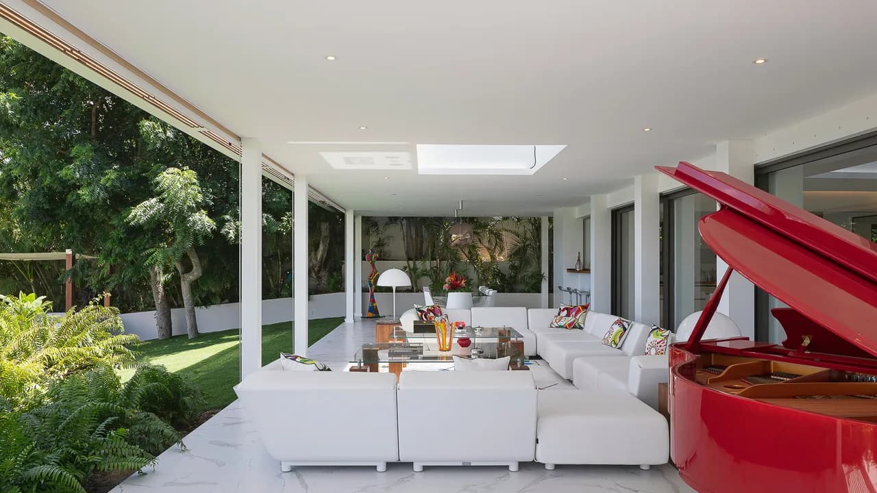 Luxury Family Villa with Fitness Room in Lorient photo 5