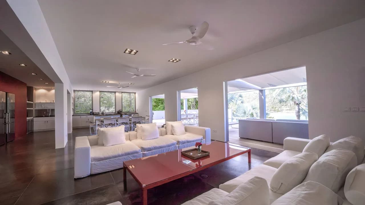 Elegant Three-Bedroom Villa in Marigot photo 5
