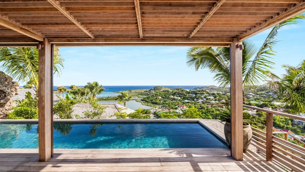 Family-Friendly Villa with Ocean Views in Grand-Cul-de-Sac photo 3