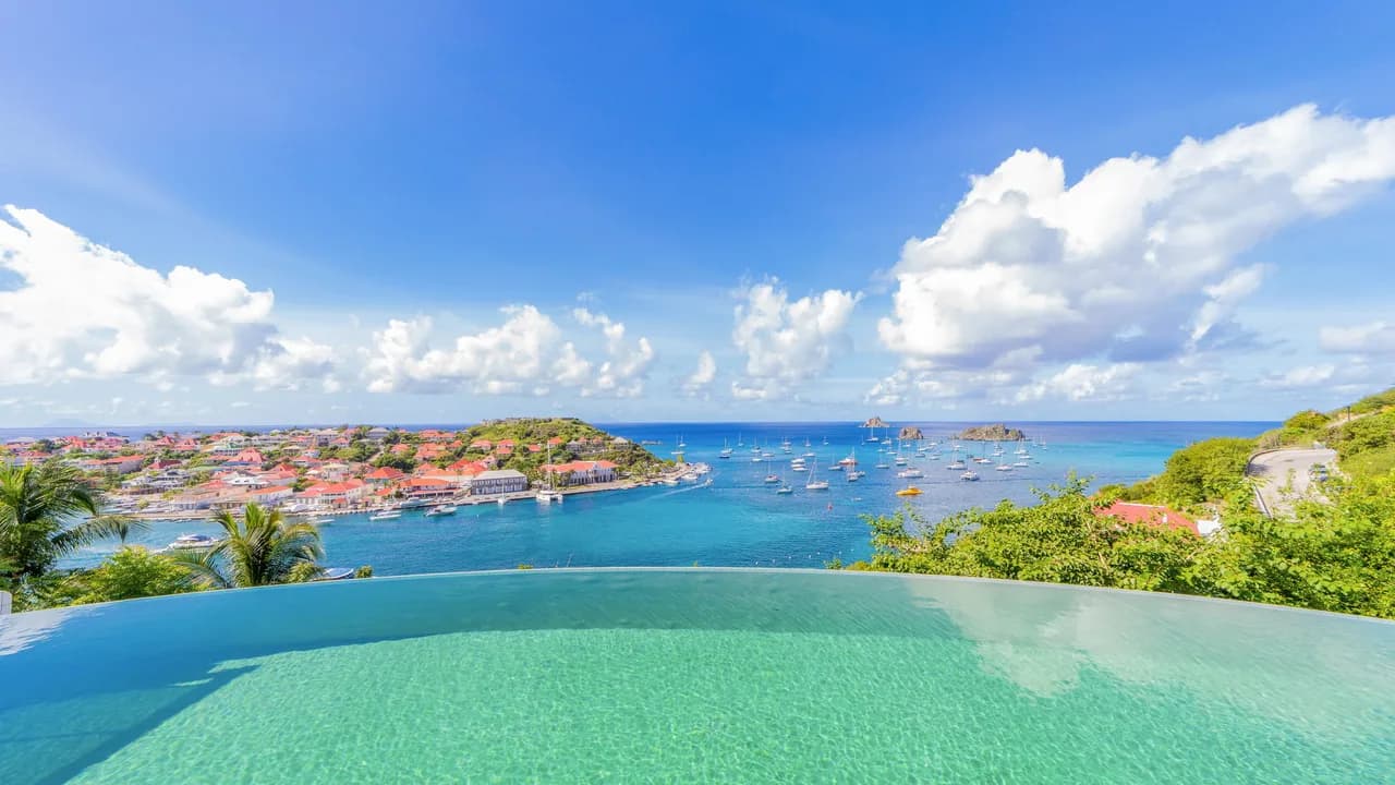 Modern Villa with U.S. Satellite in Gustavia