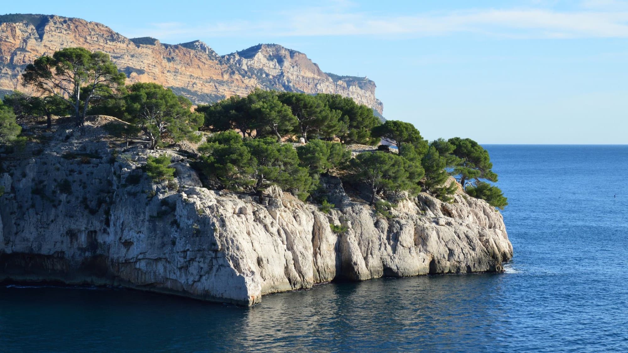 Scenic view of rocky cliffs and azure sea in Cassis, Provence-Alpes-Côte d'Azur.