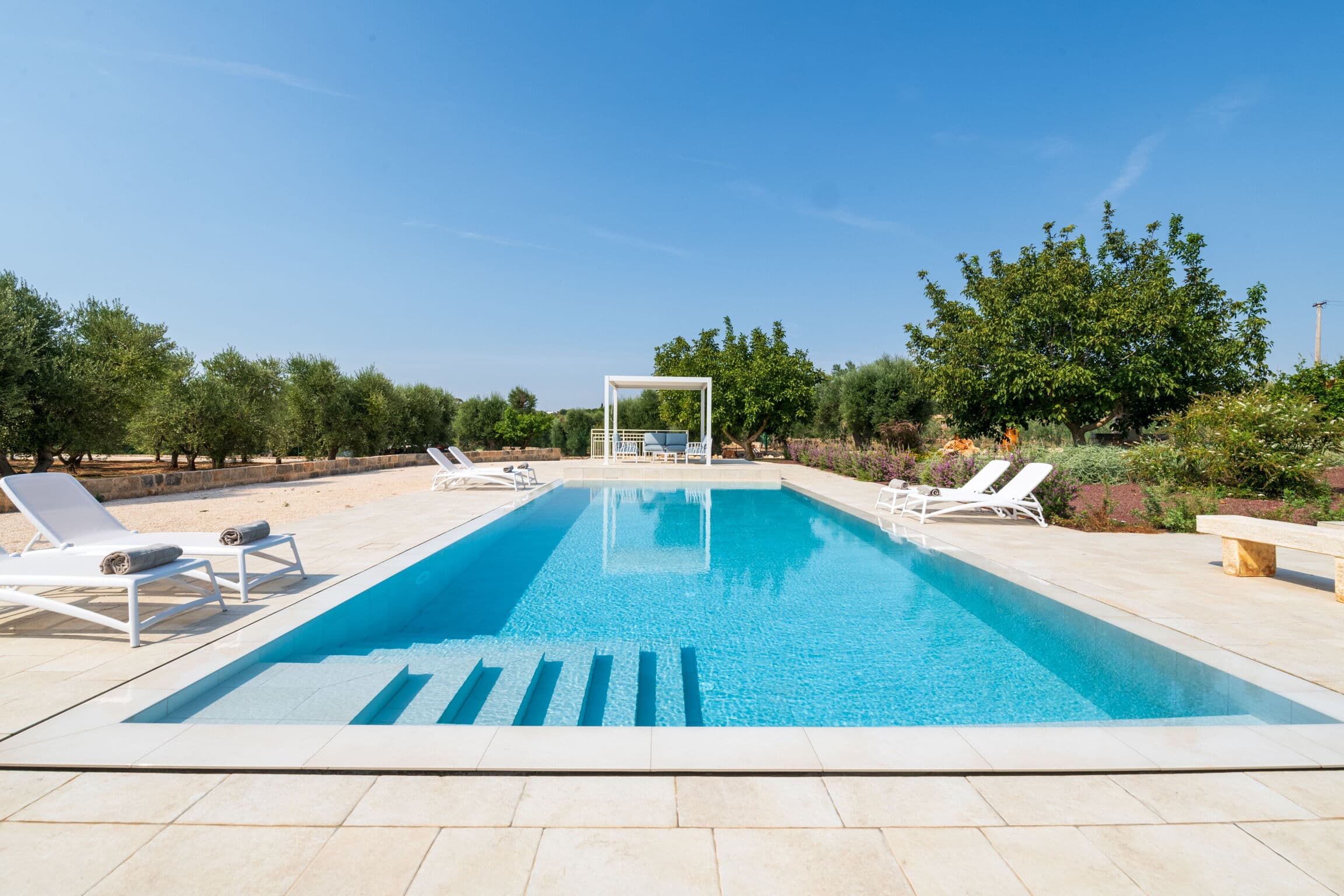 Charming Three-Bedroom Villa in Ostuni, Puglia, Italy photo 3