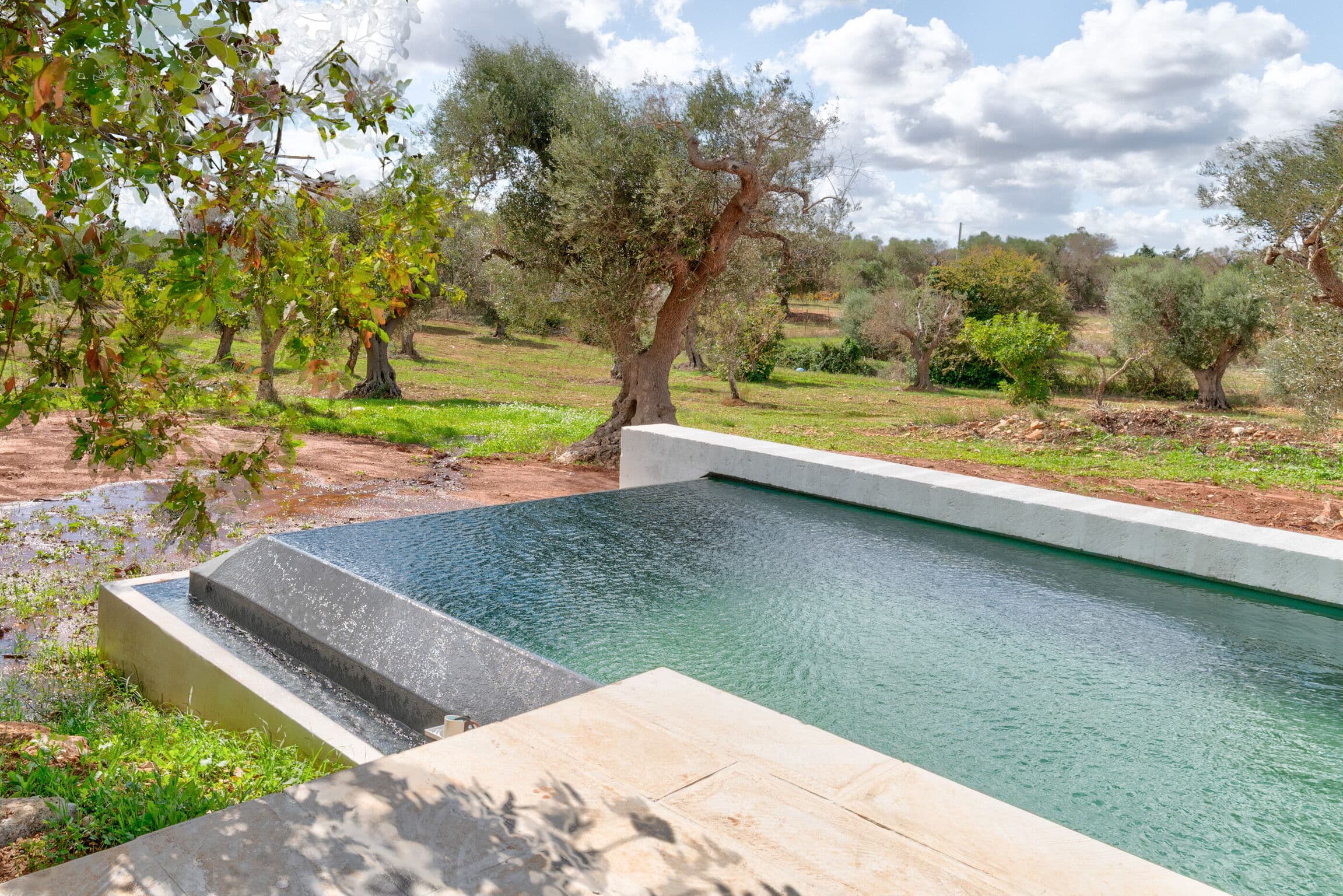 Modern Three Bedroom Retreat in Ostuni photo 2