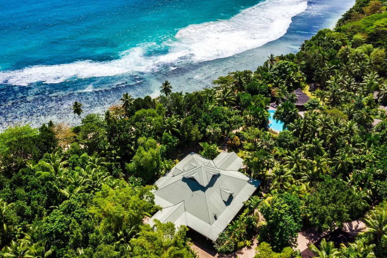 Luxury villas in Providence
