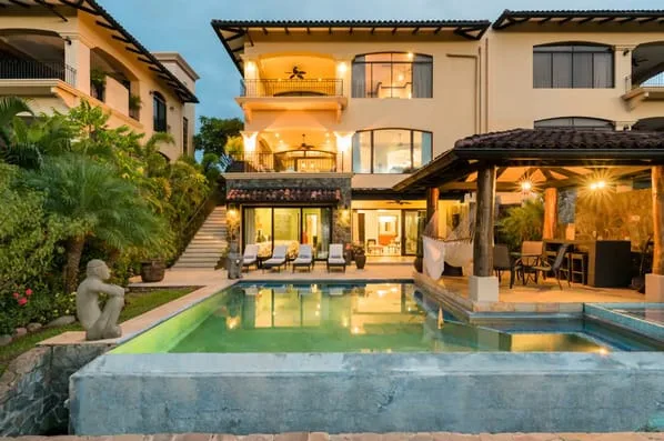 Luxury villas in San Jose - Arenal Volcano National Park (nearby)