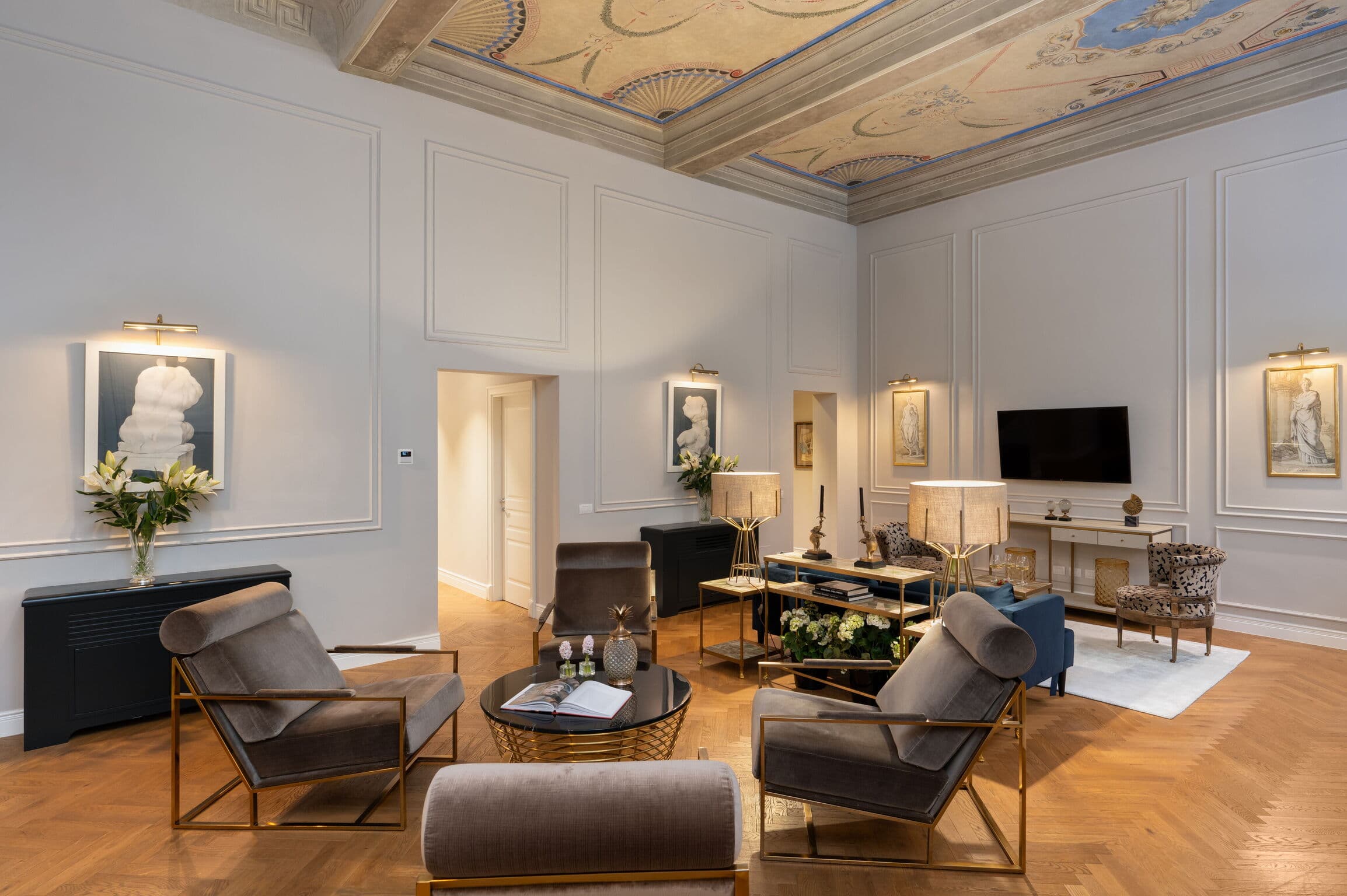 Stylish Four Bedroom Penthouse in Quartiere 1