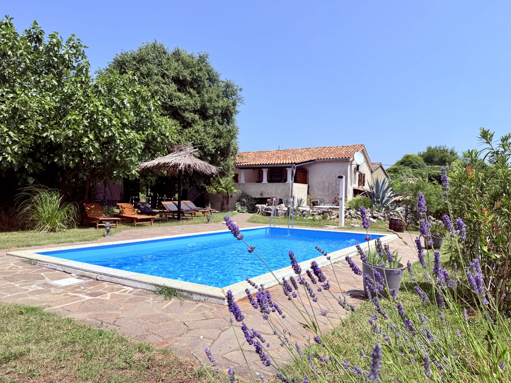 Private Three-Bedroom House in Risika