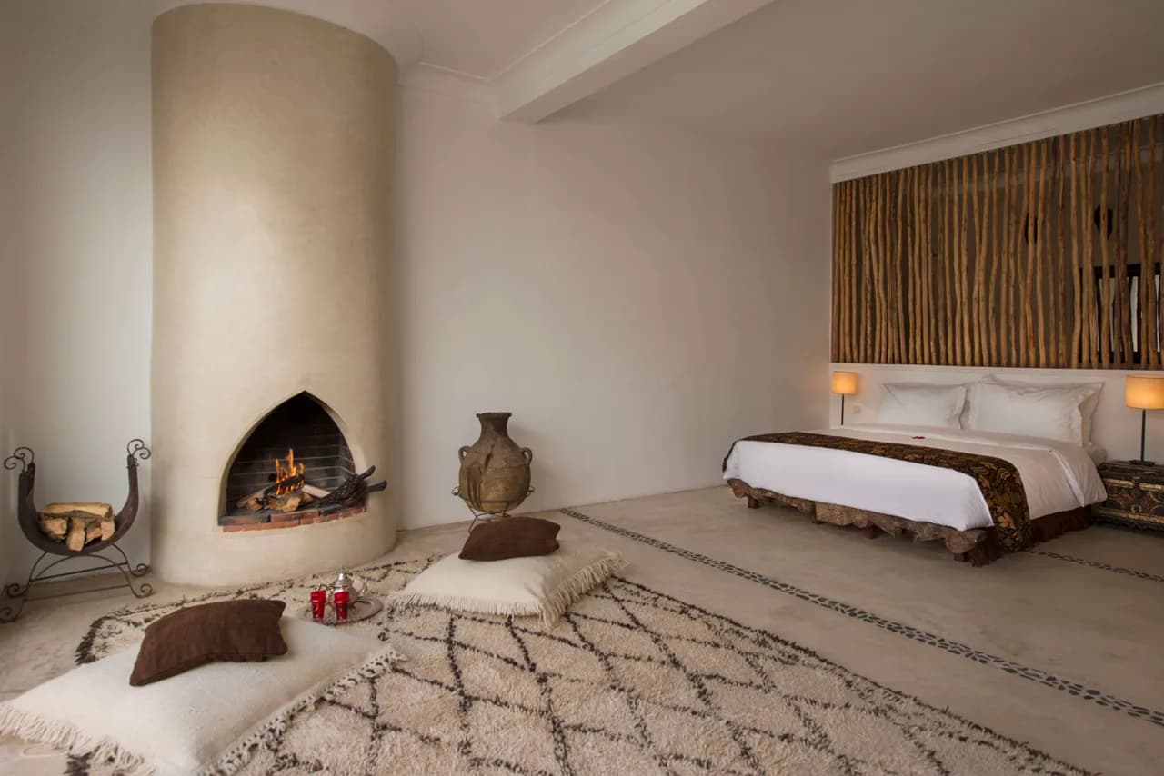 Sumptuous Room With A Vehement Atmosphere