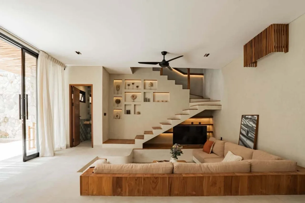 Refined Villa With Seamless Indoor Living