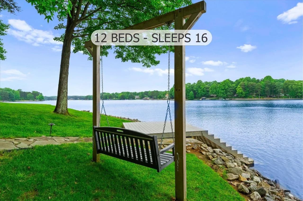 Waterfront Vacation Home in Mooresville, North Carolina
