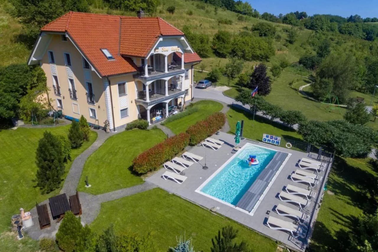 Sunset View Apartment in Pišece