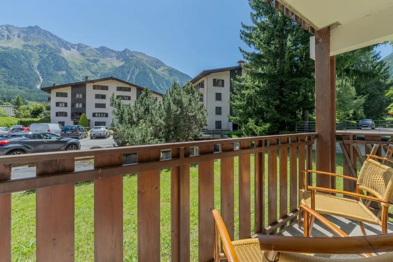 Apt Des Lacs Near Lac des Gaillands Balcony & Views