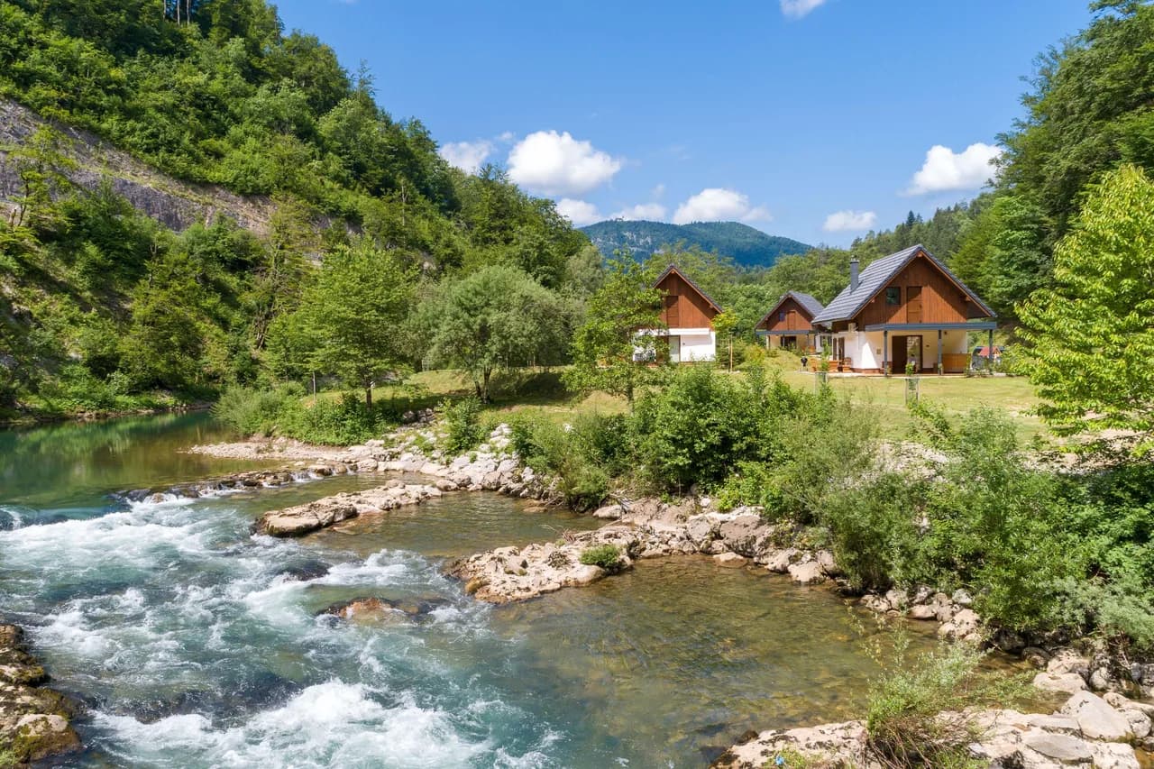 Scenic Mountain-View Chalet in Osilnica
