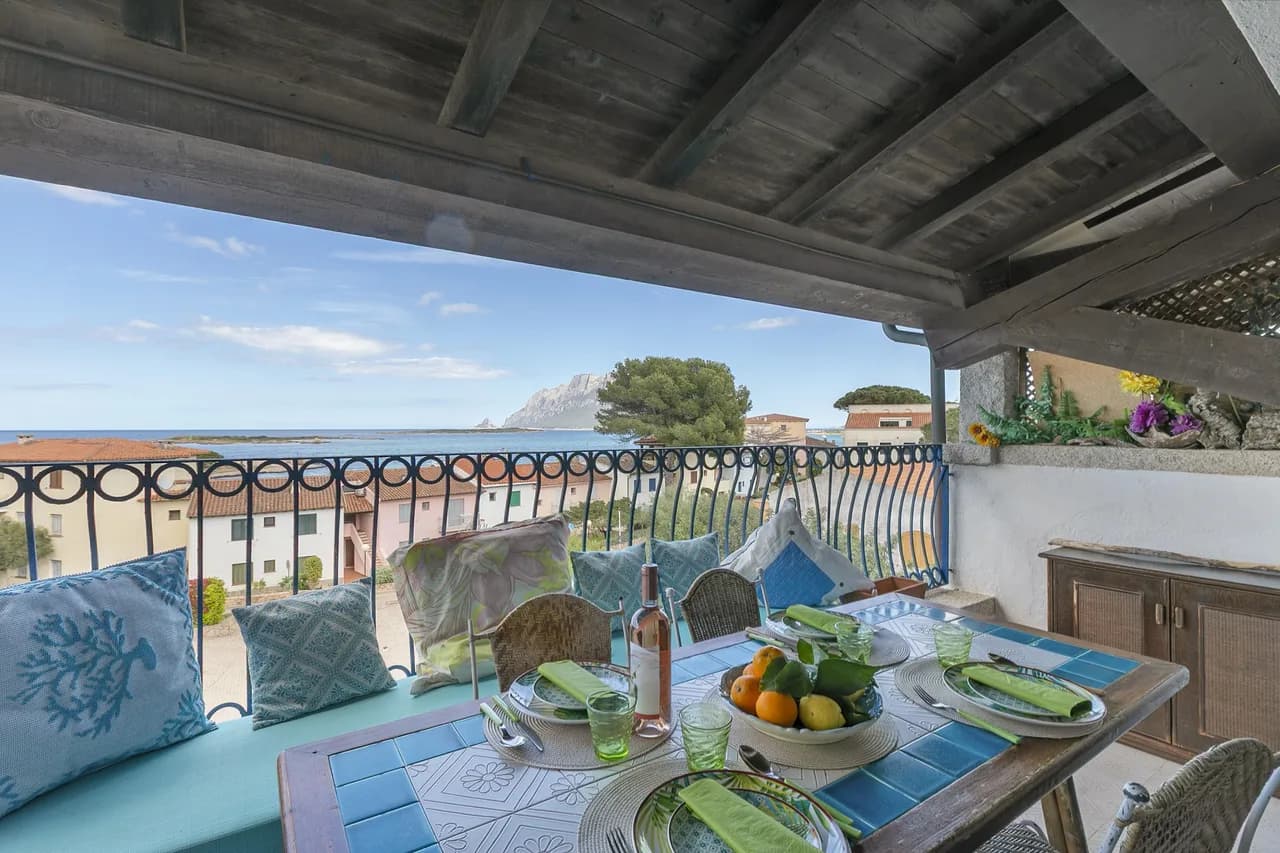 Charming Coastal Retreat Apartment in Porto San Paolo