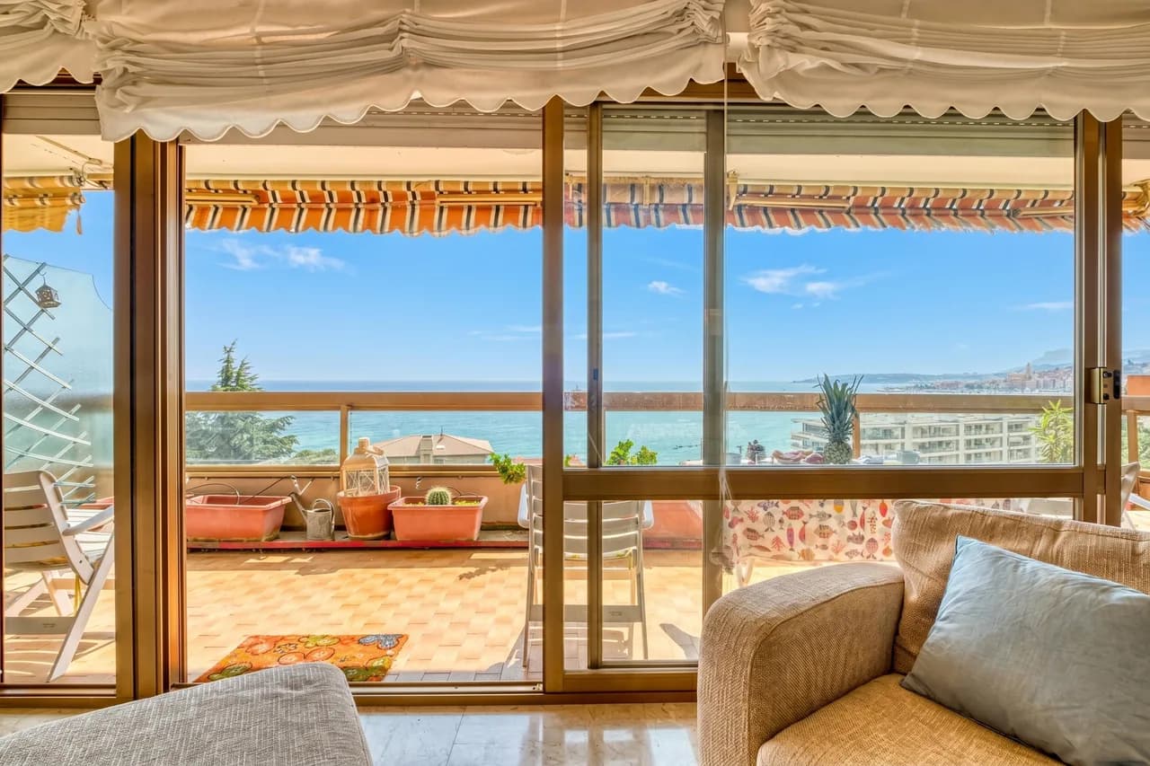 Charming Two-Bedroom Apartment in Provence Alpes Cote Dazur