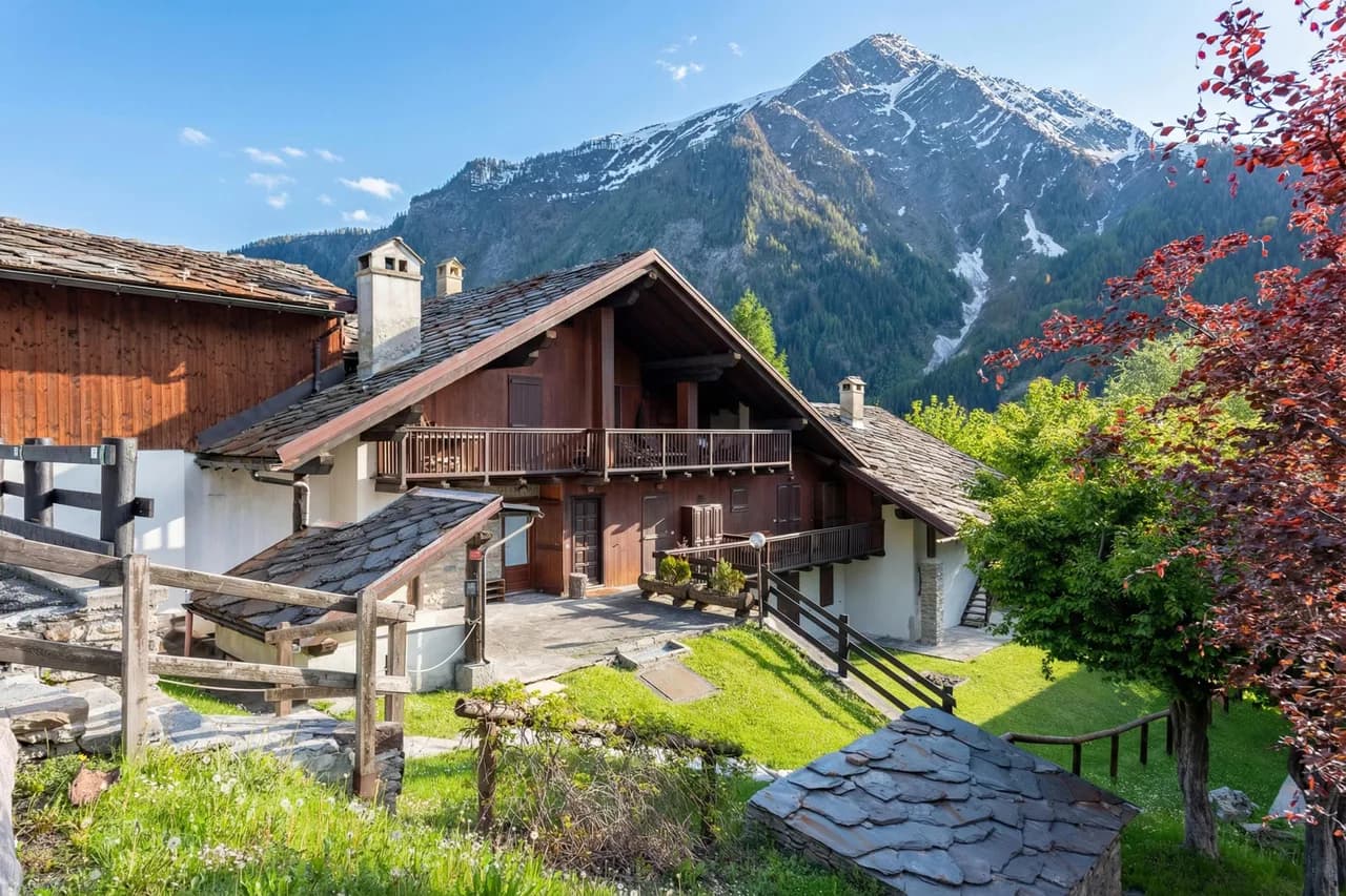 Cozy Apartment with Garden in Courmayeur