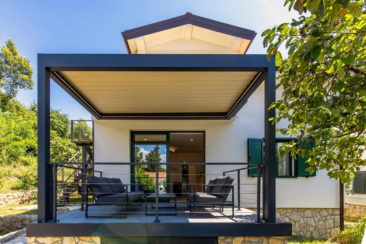 Beachside Vacation Home in Omišalj