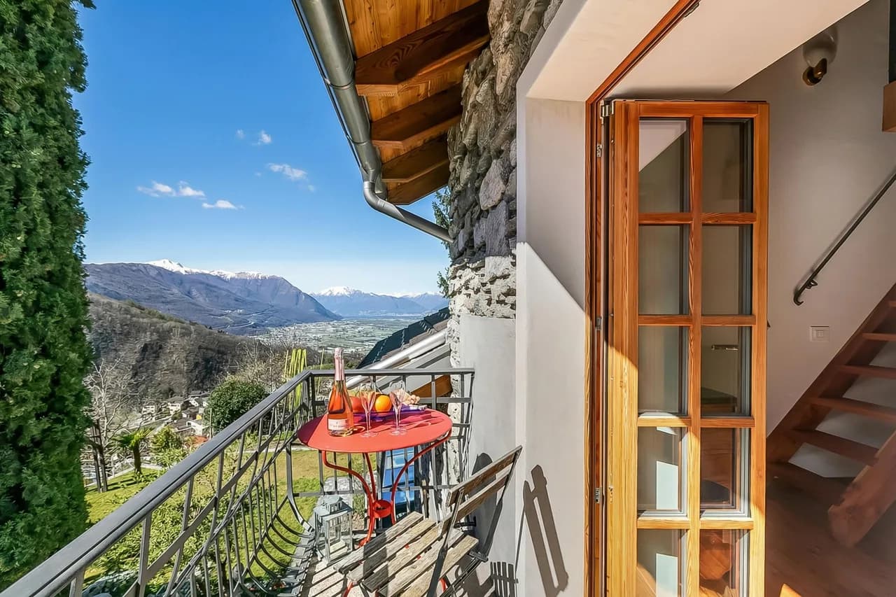 Scenic Lakeview Apartment in Ticino