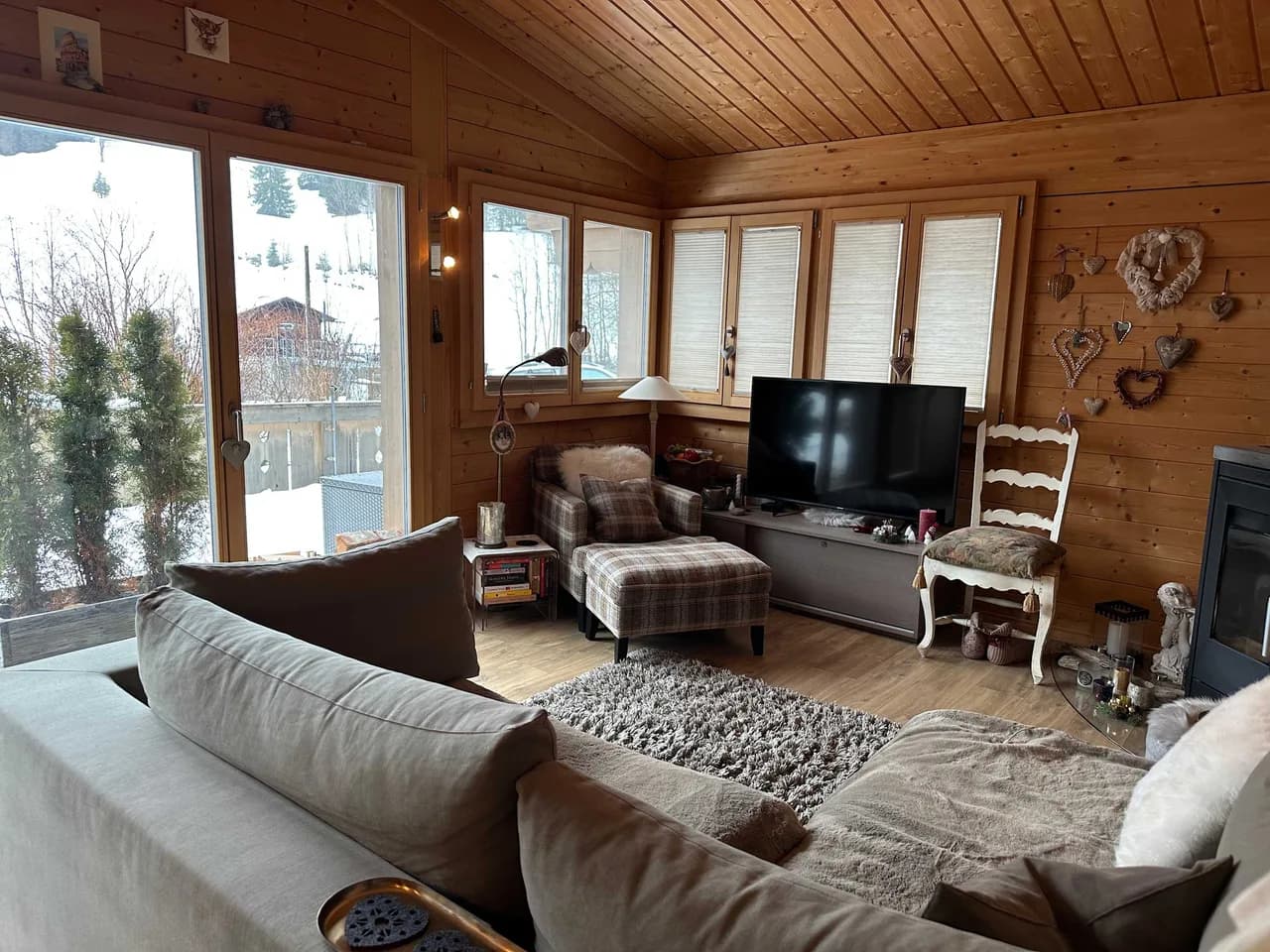 Cozy Scenic Family Chalet Gstaad & Glacier 3000