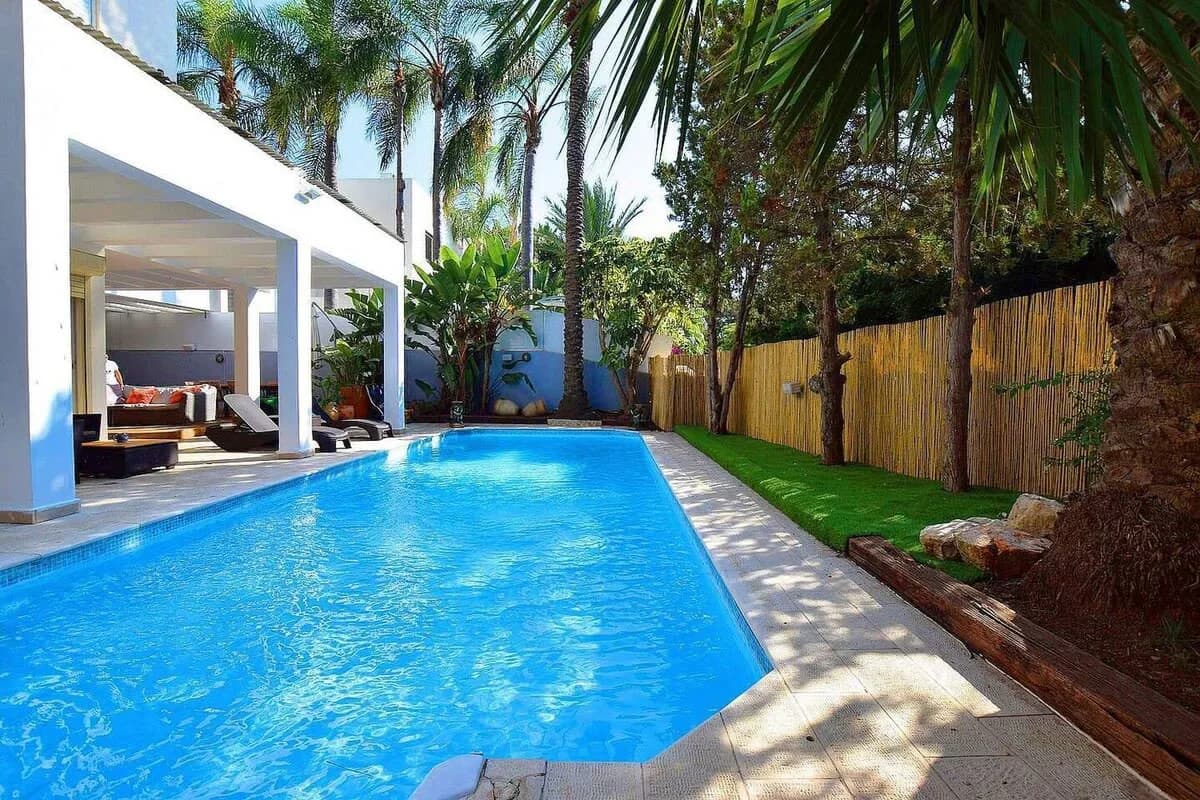 Nice Family Villa 5 Minutes Away from the Beach