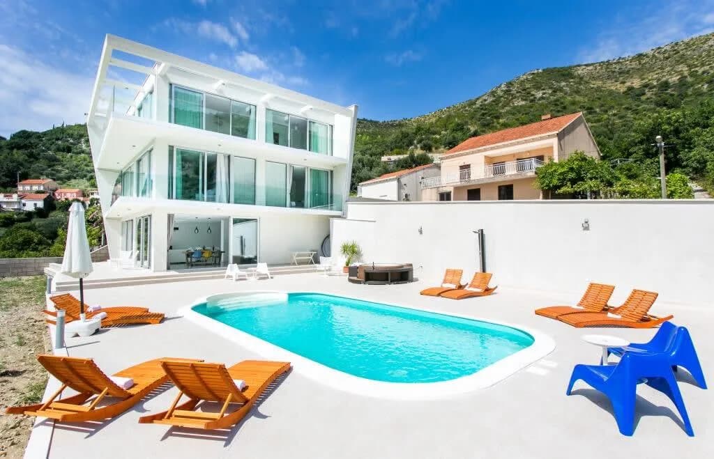 Zaton's Magnificent Villa close to Tourism Hub