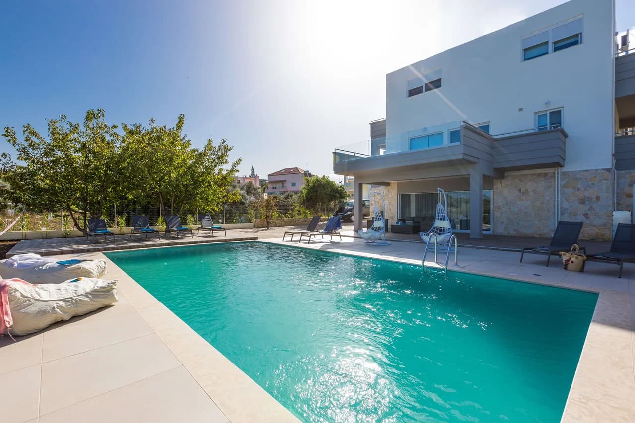Lovely Villa Driving Distance from Beach
