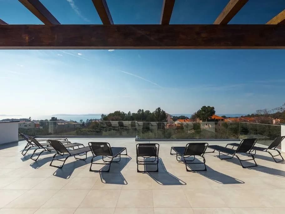 Melodious Villa with Relaxing Sun Terrace