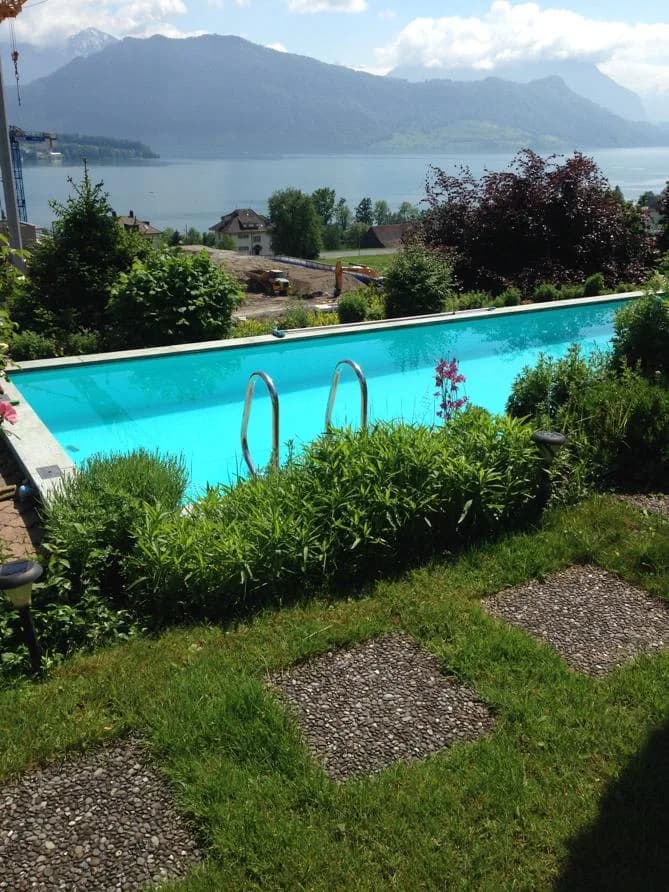 4 Br - Serenity Villa with Relaxing Lake and Mountain View