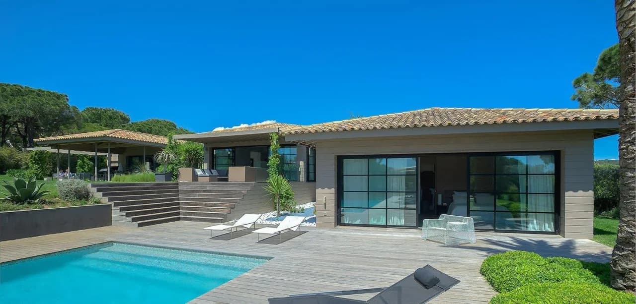 Remarkable Modern Villa with Striking Sea View