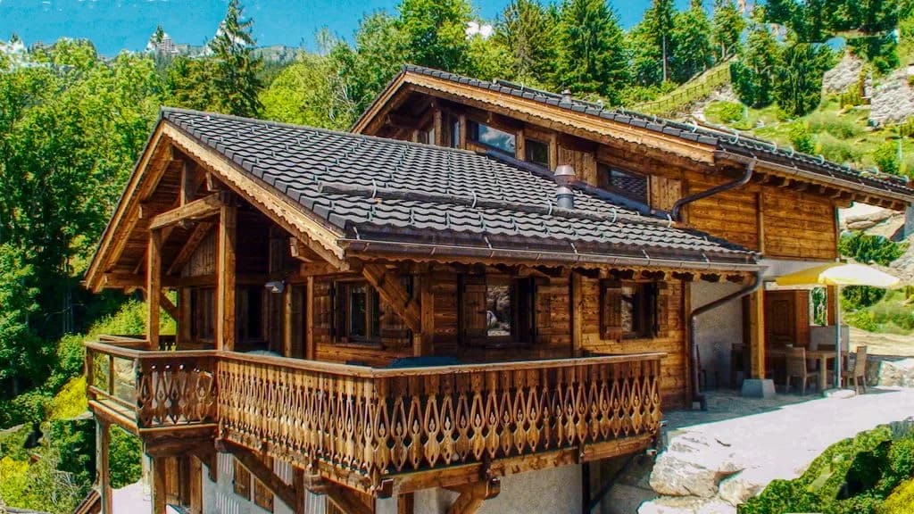 Adorable Swiss Chalet Near Crans Montana Centre
