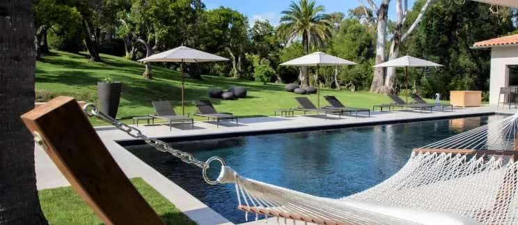 Sumptuous Villa Between Land and Sea