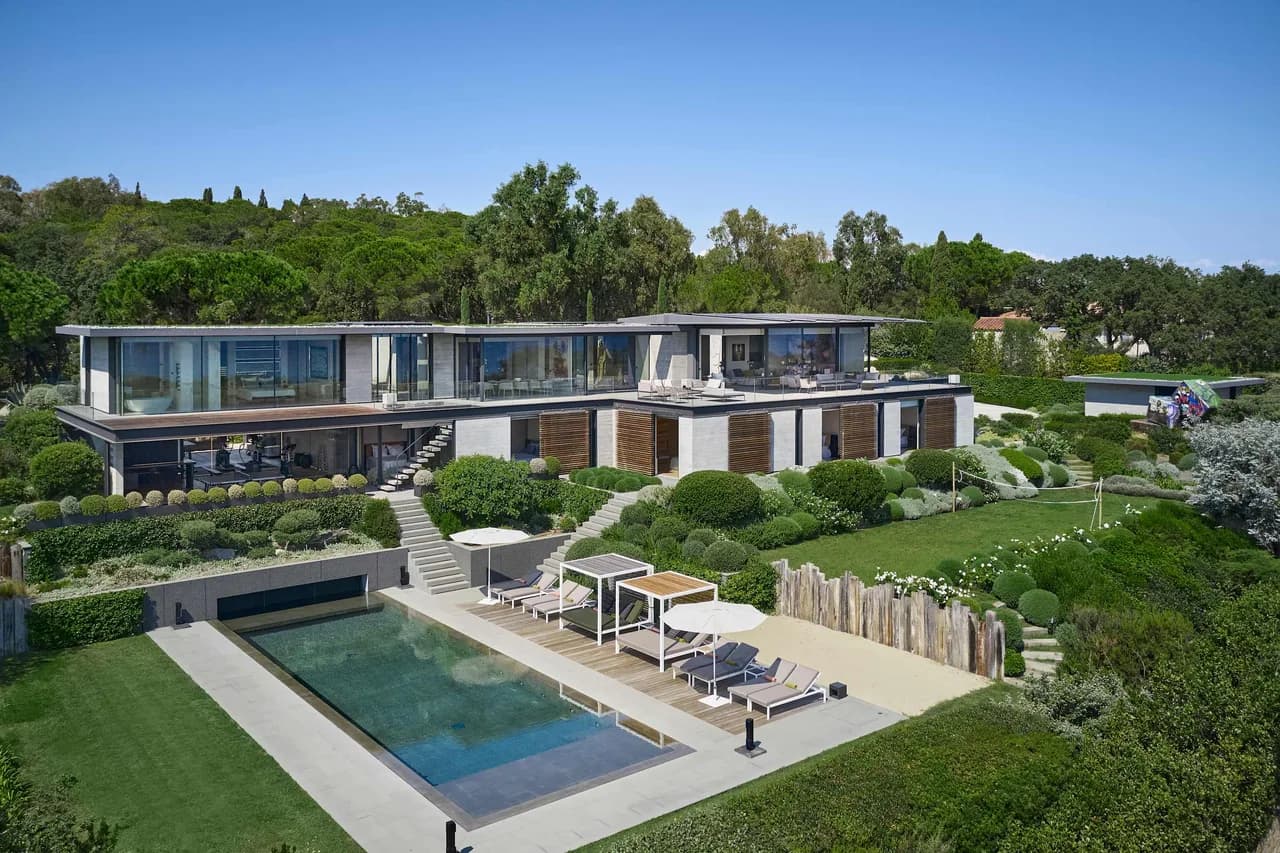 Modern Jewel Villa with Astounding Design
