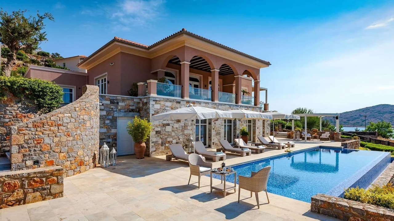 Magnificent Villa with Stunning Views and Sparkling Infinity Pool