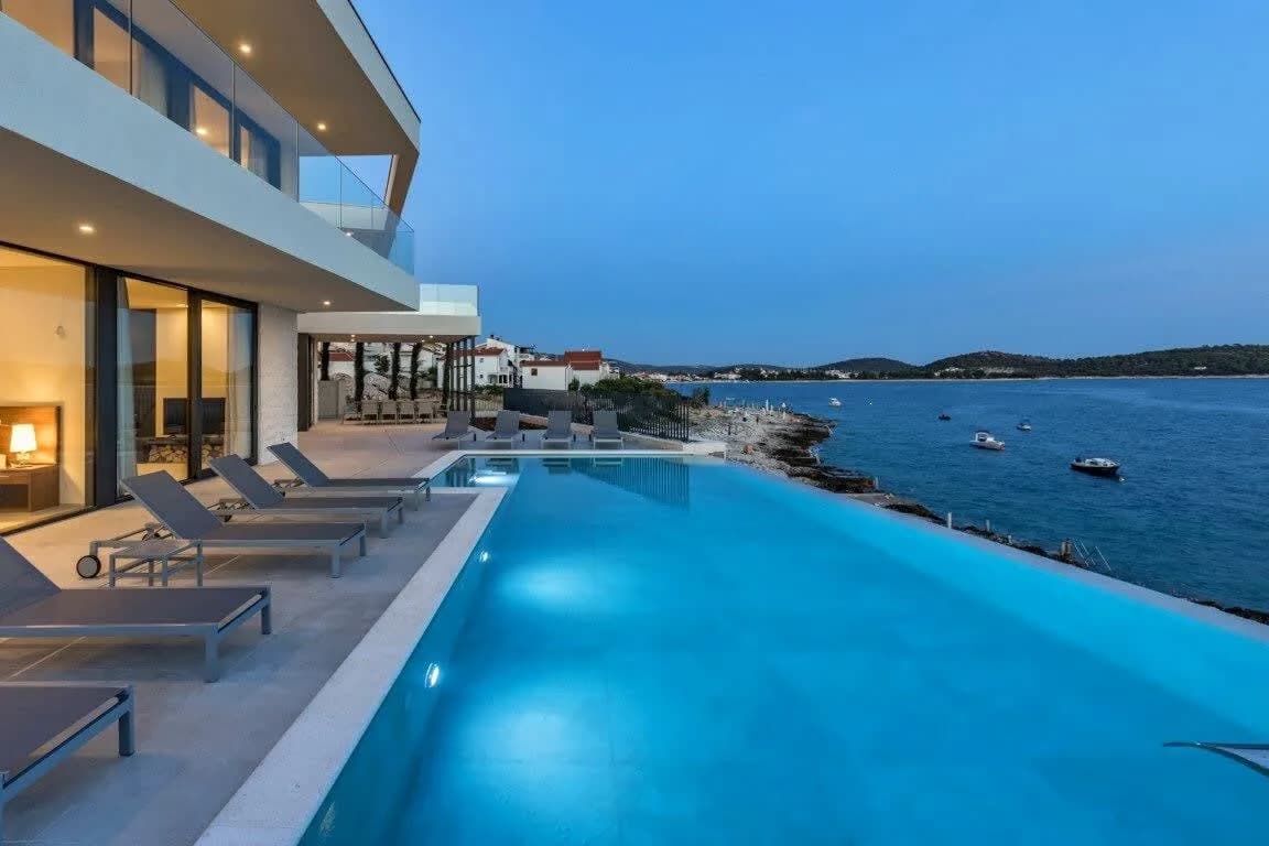 Breathtaking Seafront Villa With BBQ And Infinity Pool