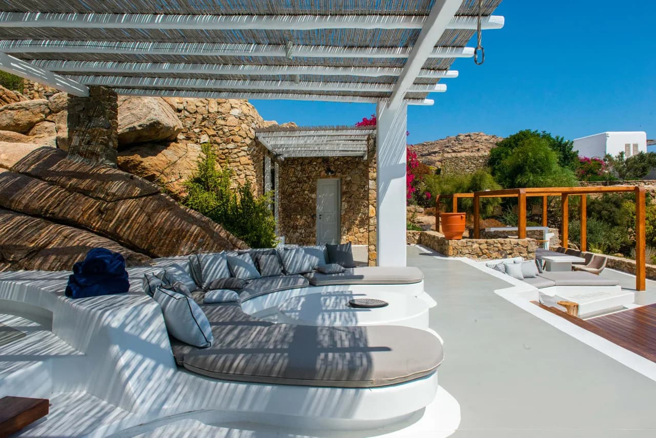 Ideal Summer Getaway Cycladic Architecture