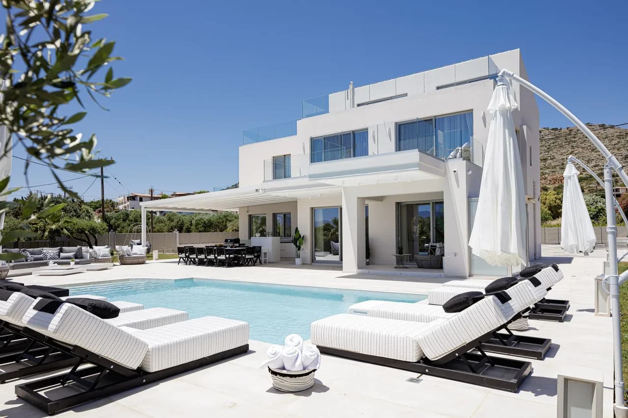 Chic Villa With Indoor Hot Tub, Sauna, Hammam and Playroom