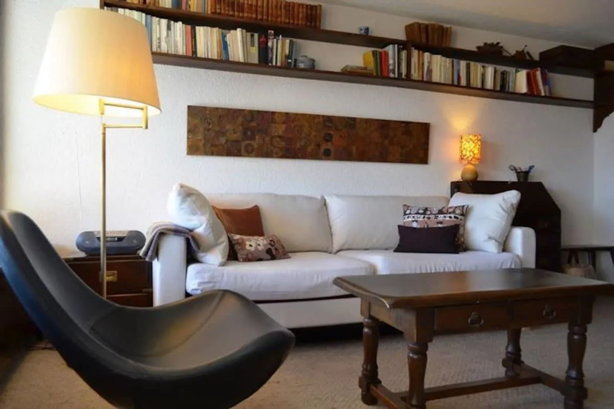 Perfectly Located Apartment With Southeast Facing Sunny Balcony