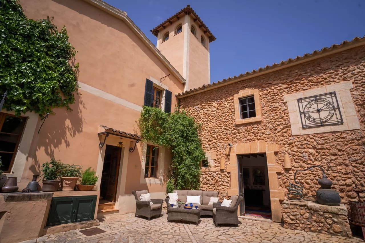 Beautiful Traditional Finca Near Plaza Espana In Palma