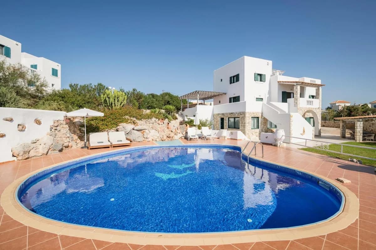 SEAFRONT POSH VILLA WITH PRIVATE POOL