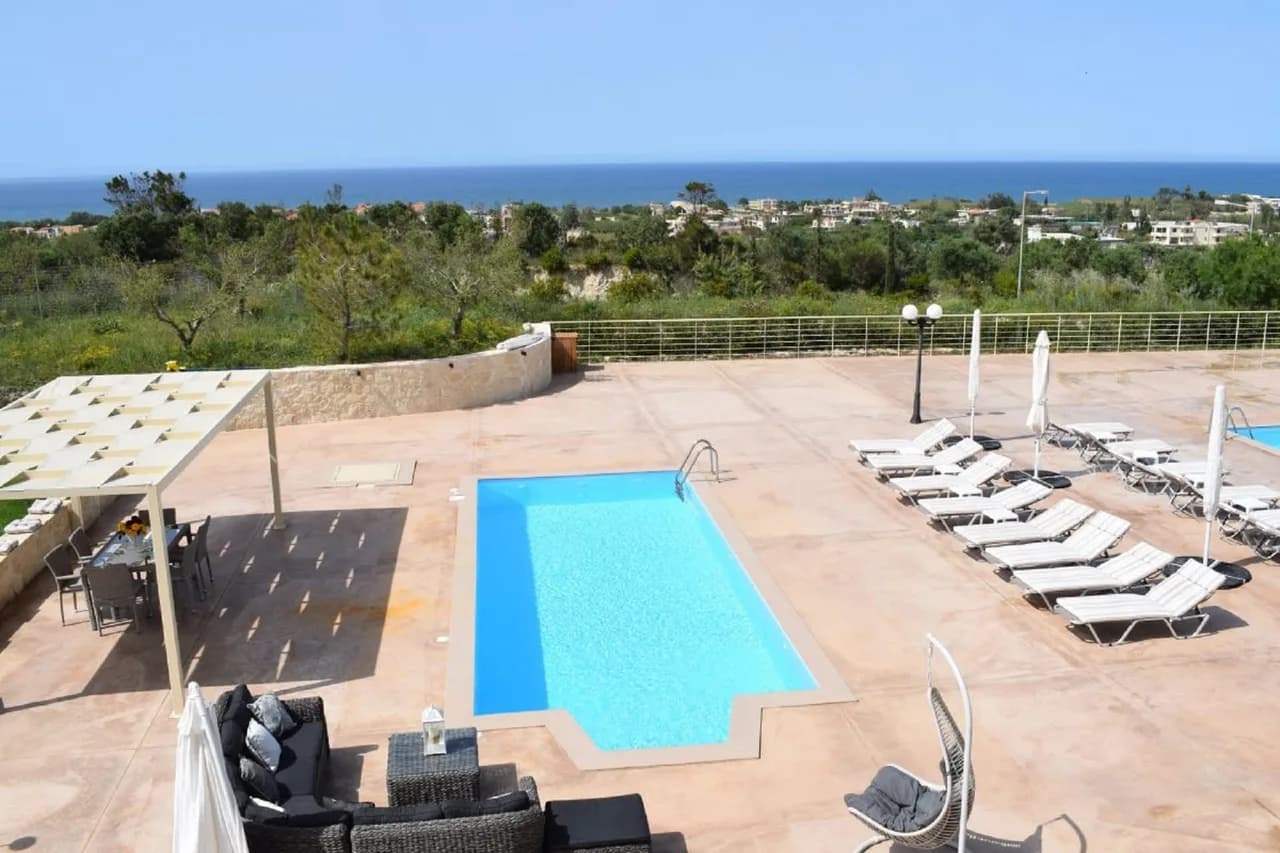 DELUXE MODERN VILLA IN CRETE