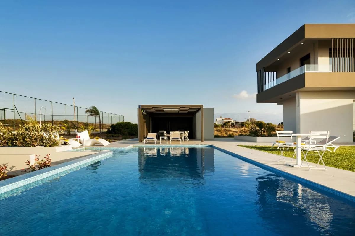 LAVISH VACATION VILLA SET ON A LARGE PLOT