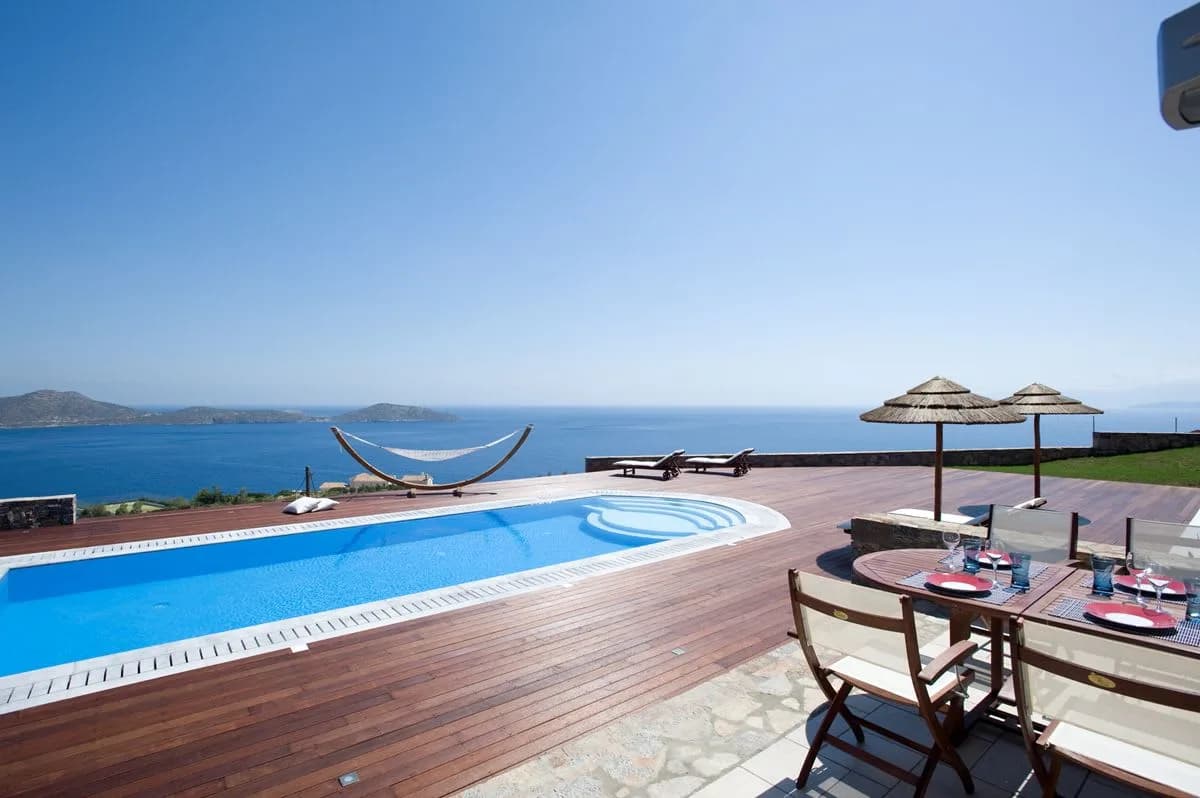 SPECIAL DELUXE VILLA WITH GYM AND STUNNING VIEWS