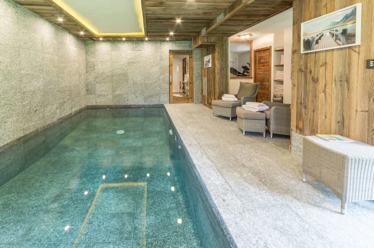 Prestigious Chalet with beautiful views of the mountains