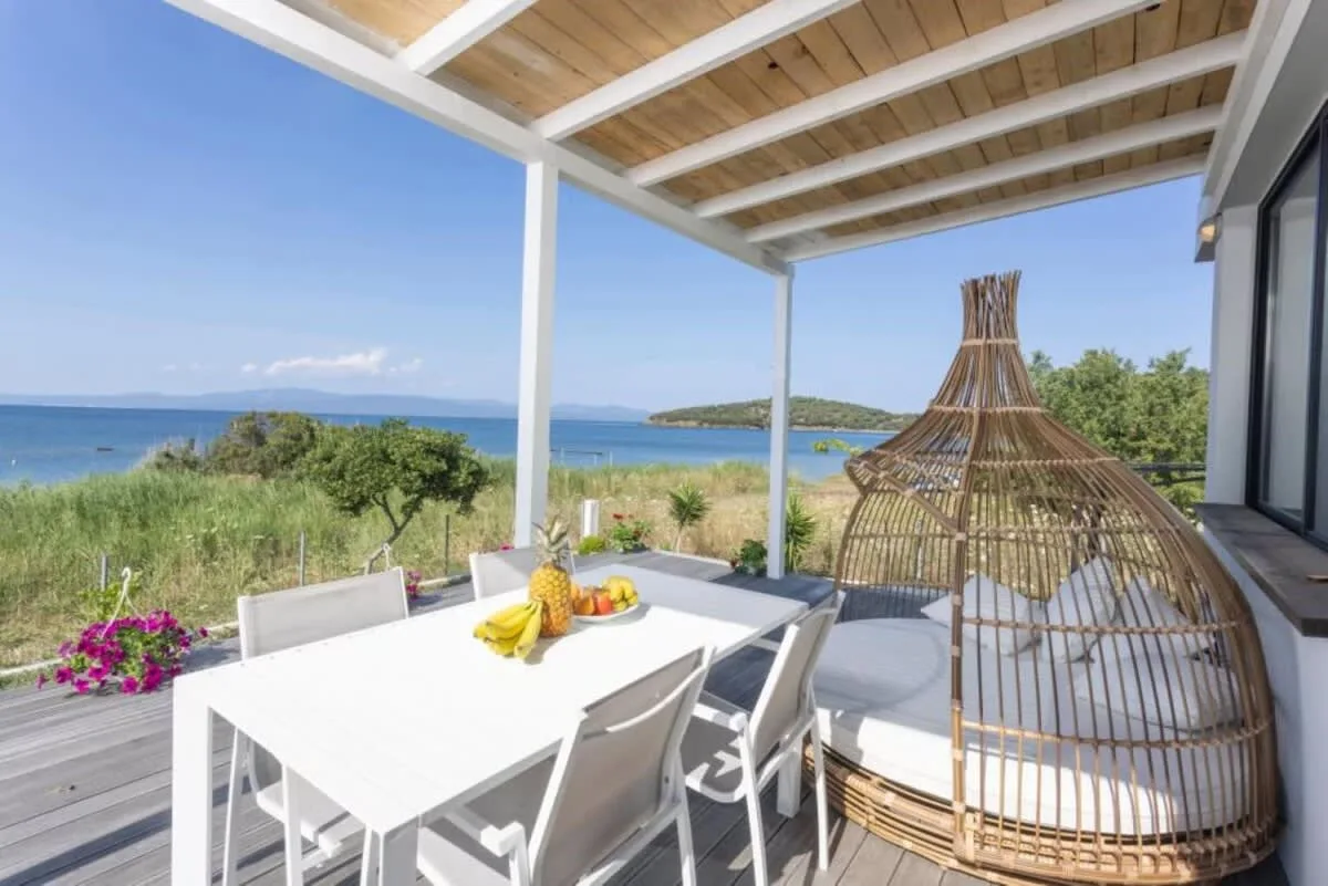 Right Next to the Beach, White Villa